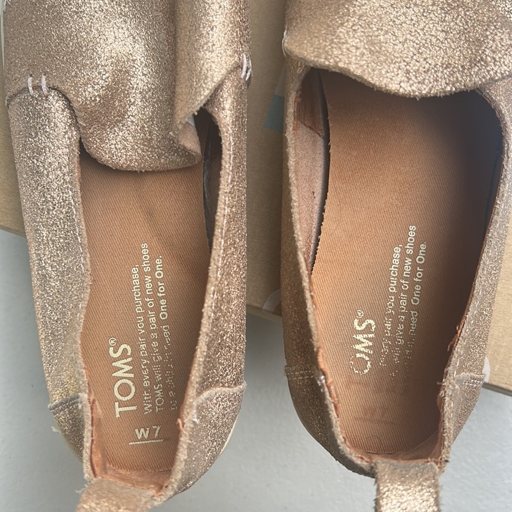 TOMS - Picture 5 of 9